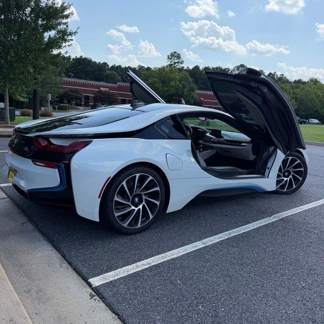 BMW i8  2015