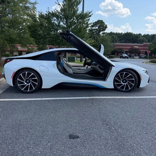 BMW i8  2015