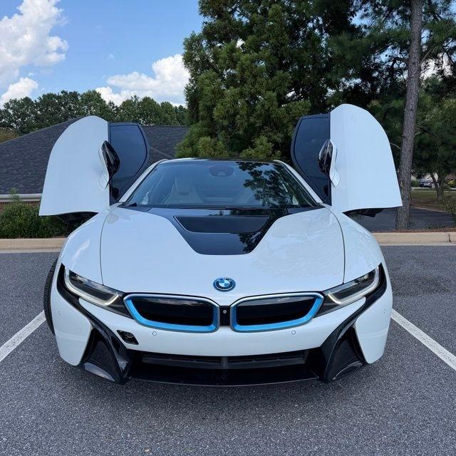 BMW i8  2015
