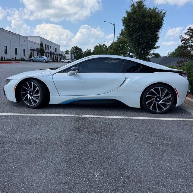 BMW i8  2015
