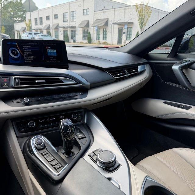 BMW i8  2015