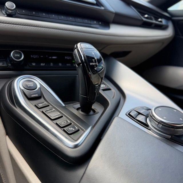 BMW i8  2015