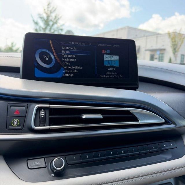 BMW i8  2015