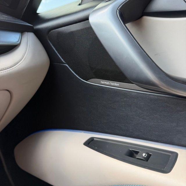 BMW i8  2015