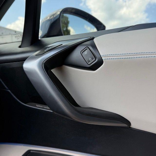 BMW i8  2015