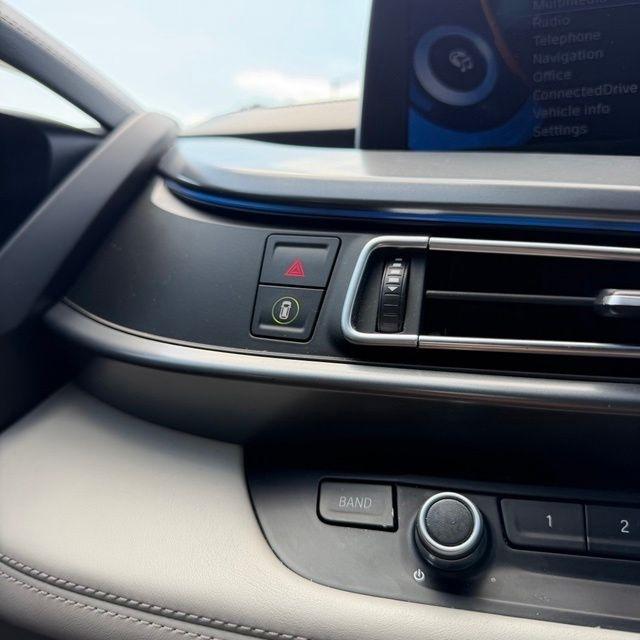 BMW i8  2015