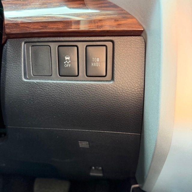 Toyota Tundra  2014