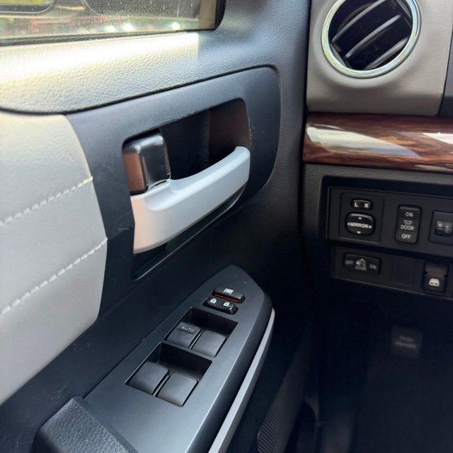 Toyota Tundra  2014