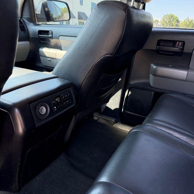 Toyota Sequoia  2015