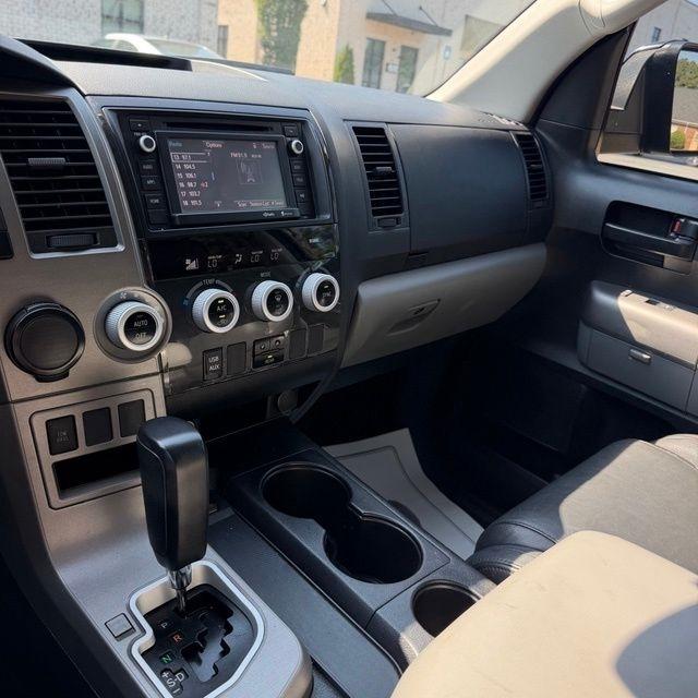 Toyota Sequoia  2015