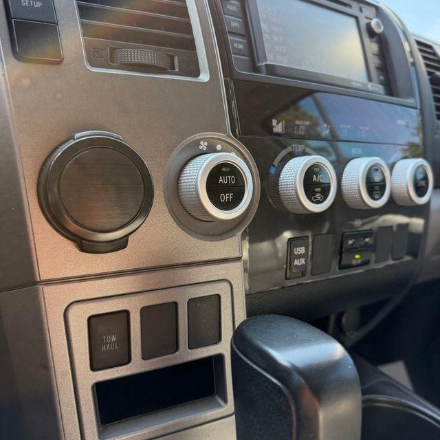 Toyota Sequoia  2015