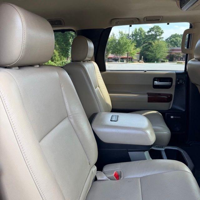 Toyota Sequoia  2013