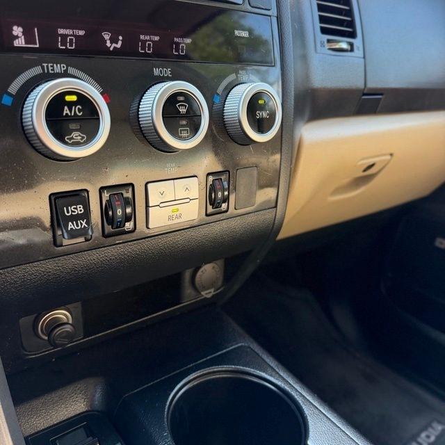 Toyota Sequoia  2013