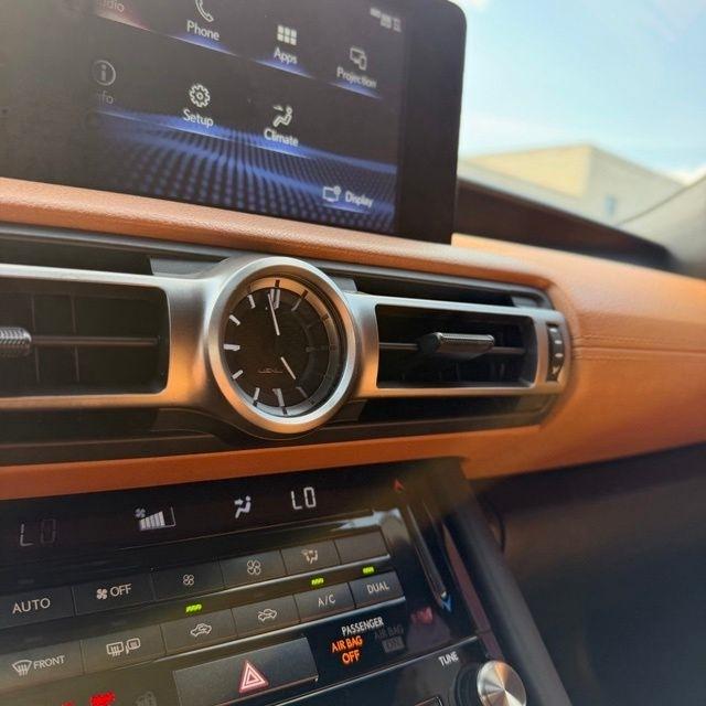 Lexus IS  2021