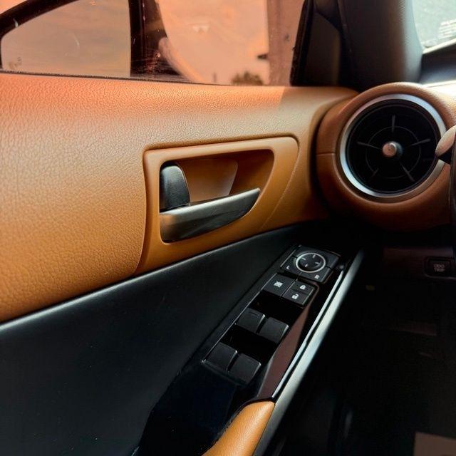 Lexus IS  2021