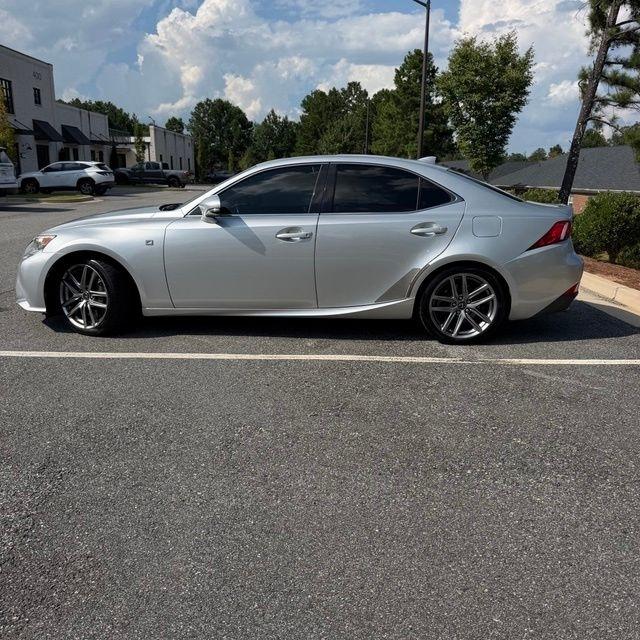 Lexus IS  2015