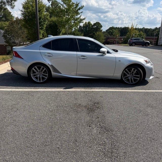 Lexus IS  2015
