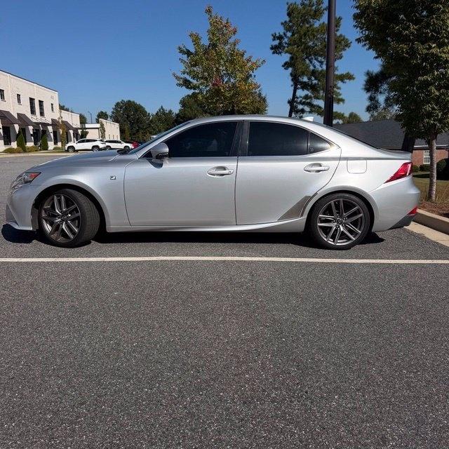 Lexus IS  2015