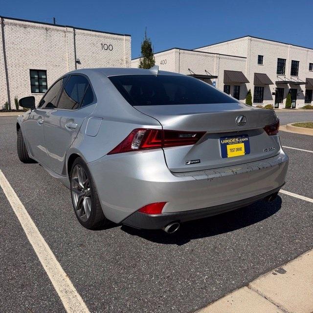 Lexus IS  2015
