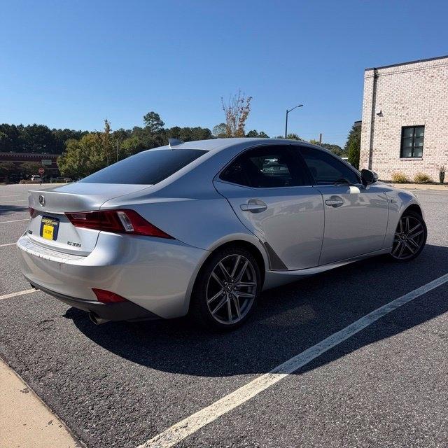 Lexus IS  2015