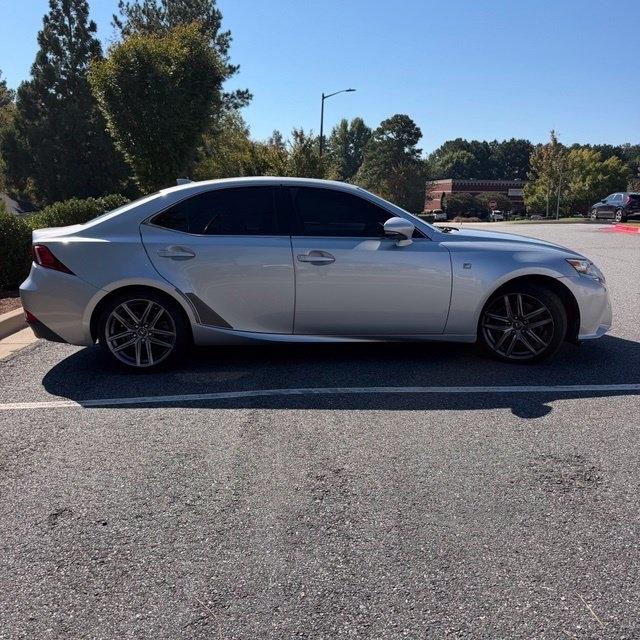 Lexus IS  2015