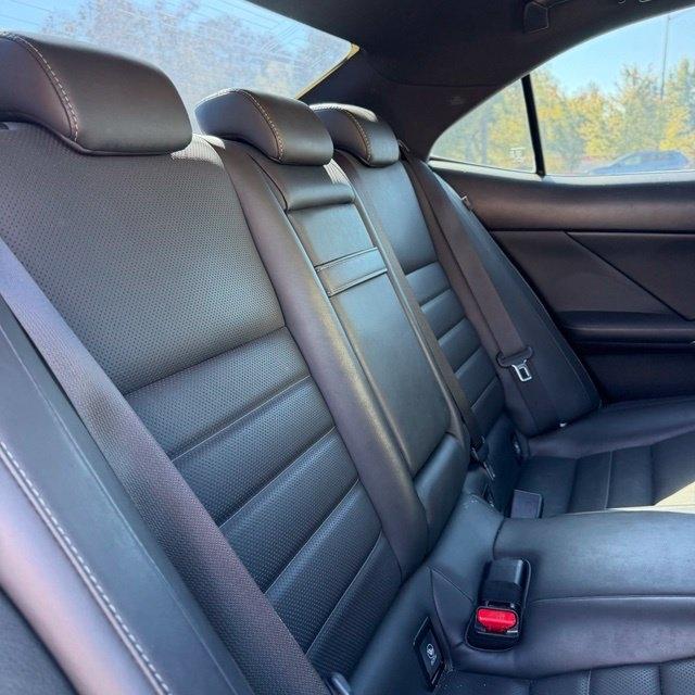 Lexus IS  2015