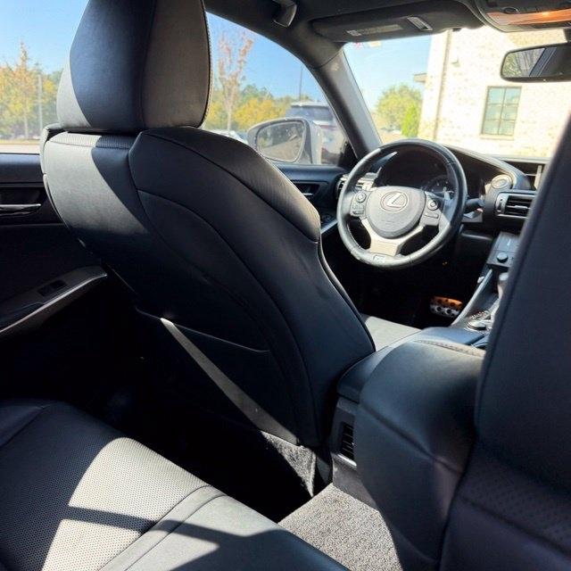 Lexus IS  2015