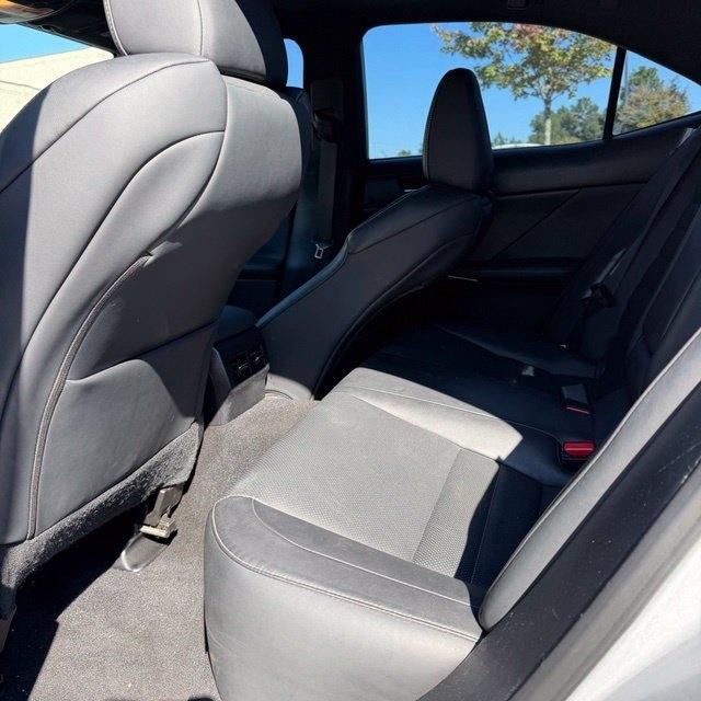 Lexus IS  2015