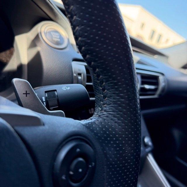 Lexus IS  2015