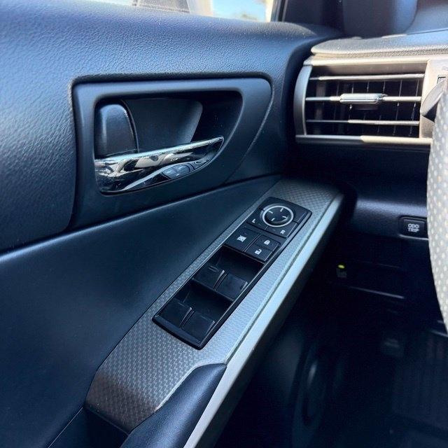 Lexus IS  2015