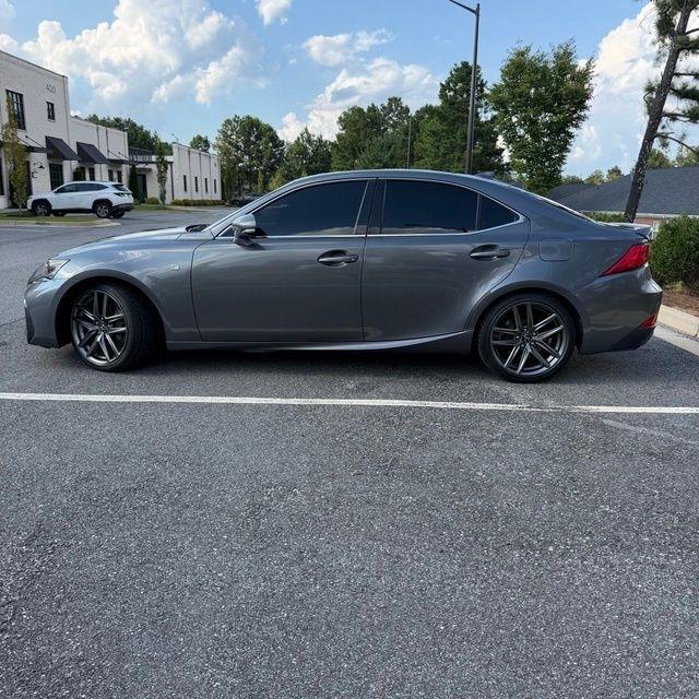 Lexus IS  2017