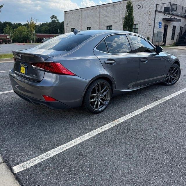 Lexus IS  2017