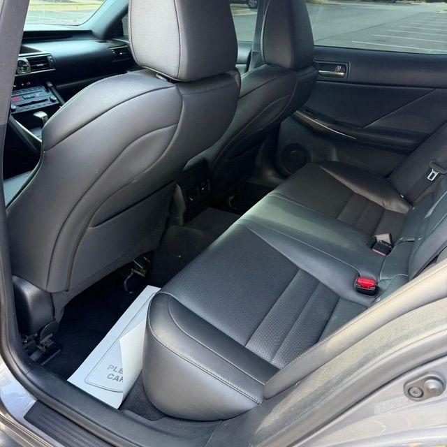 Lexus IS  2017