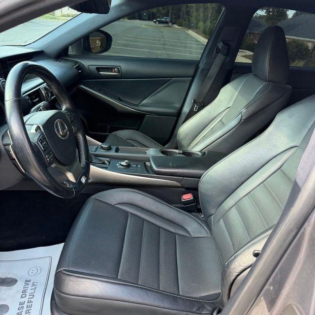 Lexus IS  2017