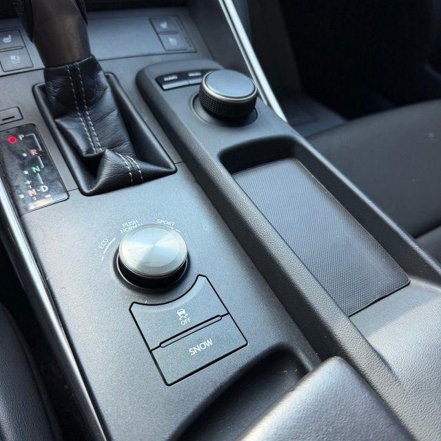 Lexus IS  2017
