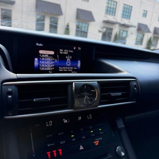 Lexus IS  2017