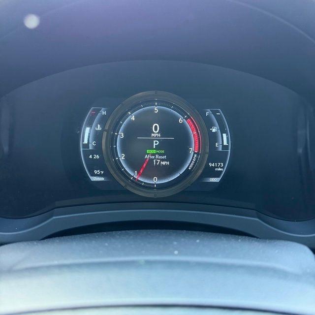 Lexus IS  2017