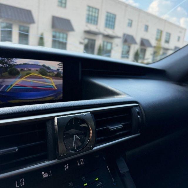 Lexus IS  2017
