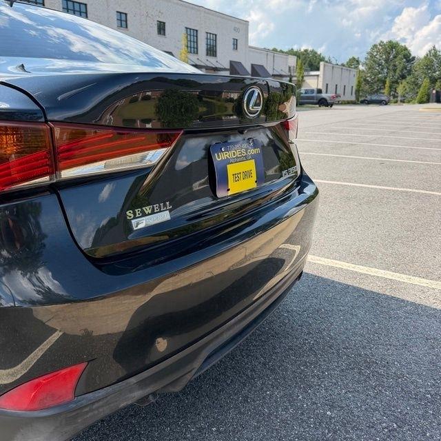 Lexus IS  2018