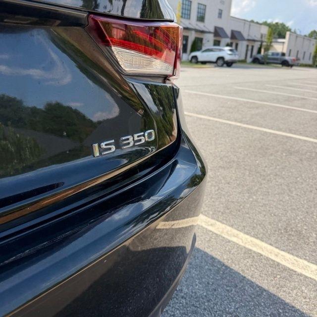 Lexus IS  2018
