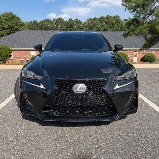 Lexus IS  2018