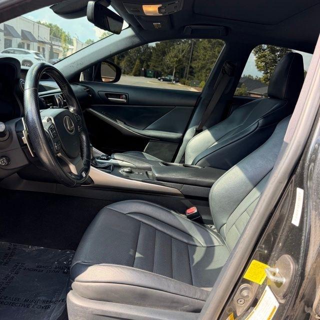 Lexus IS  2018