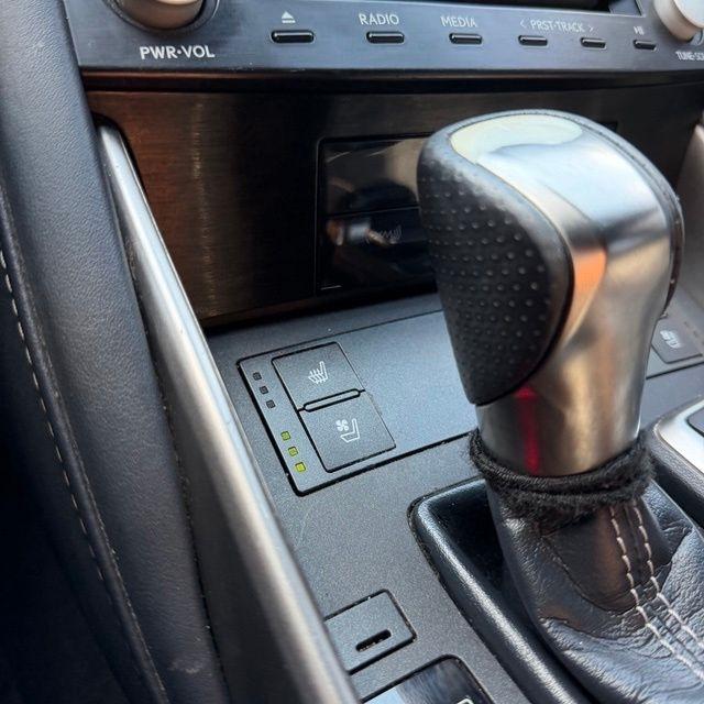 Lexus IS  2018