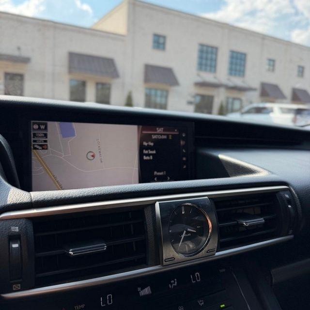 Lexus IS  2018