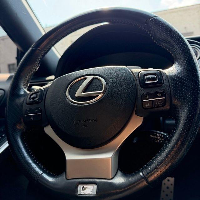 Lexus IS  2018