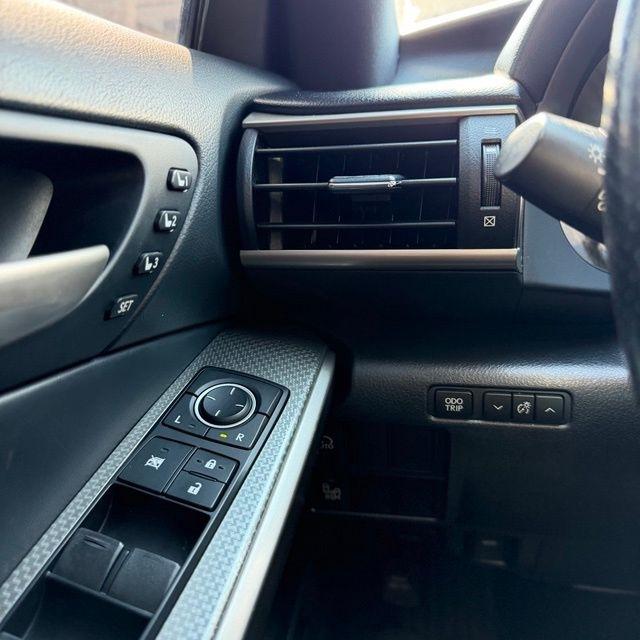 Lexus IS  2018