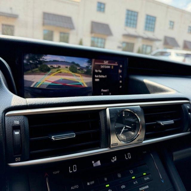 Lexus IS  2018