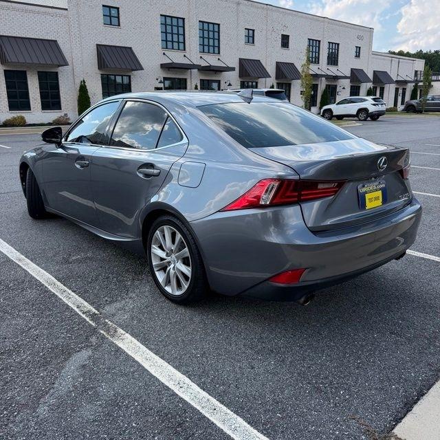 Lexus IS  2015