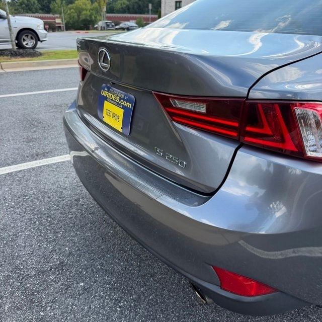 Lexus IS  2015