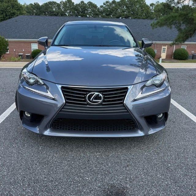 Lexus IS  2015